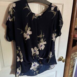 Women's Beacon Apparel Knot Detail Floral Blouse